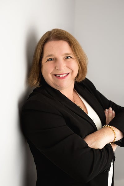 Roberta Meilia-Alford, Associate